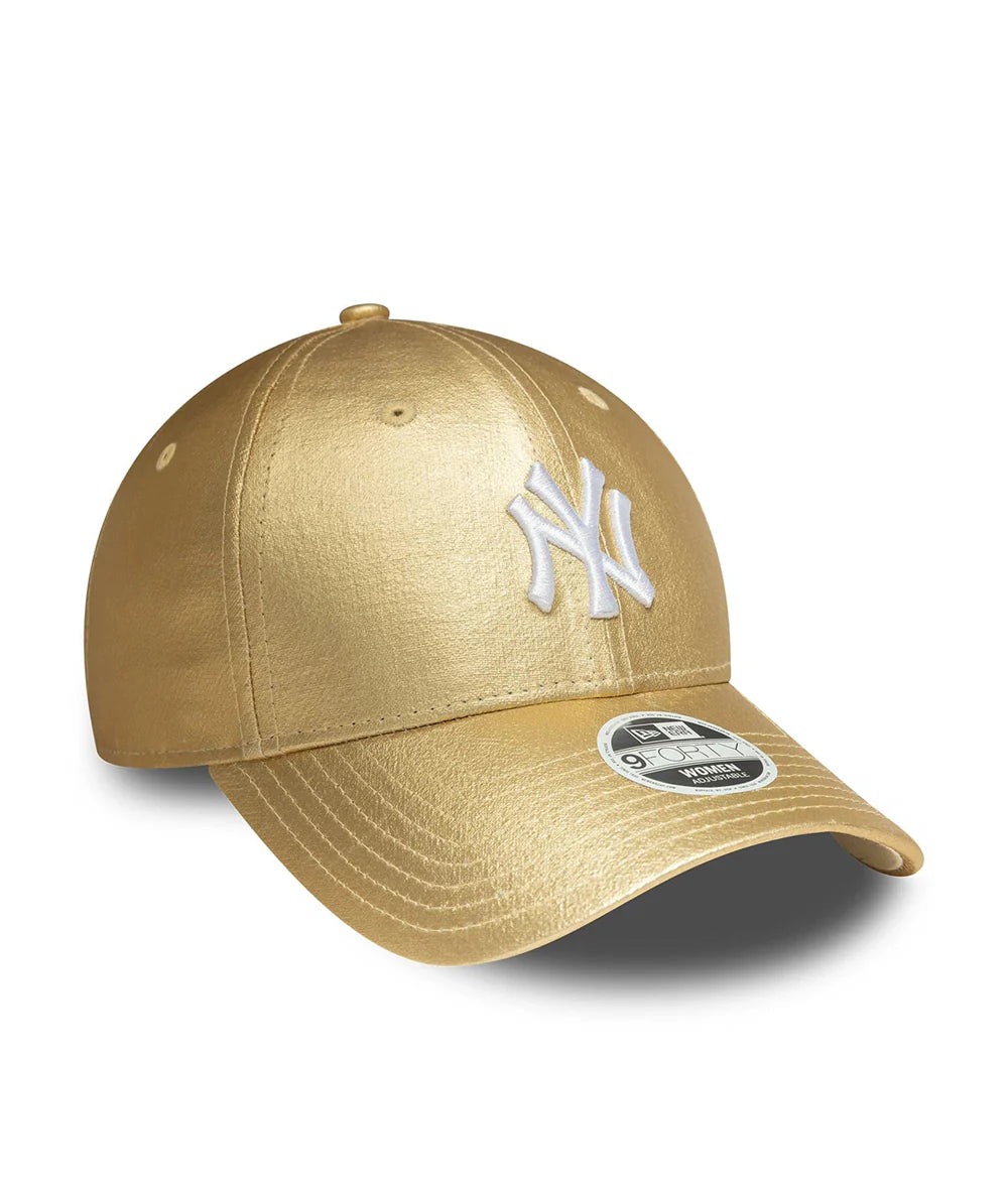 9FORTY FEMALE METALLIC NEW YORK YANKEES GOLD